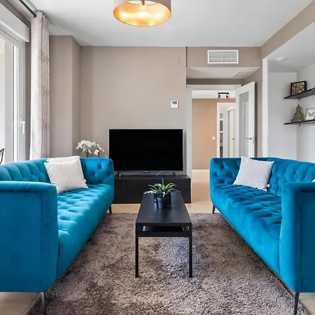 Luxury New Center - Private Parking Apartment *